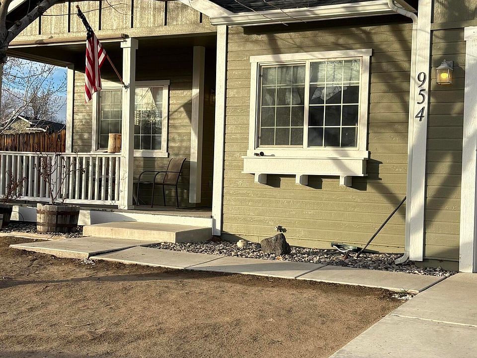 1st image of 954 Iris Ln