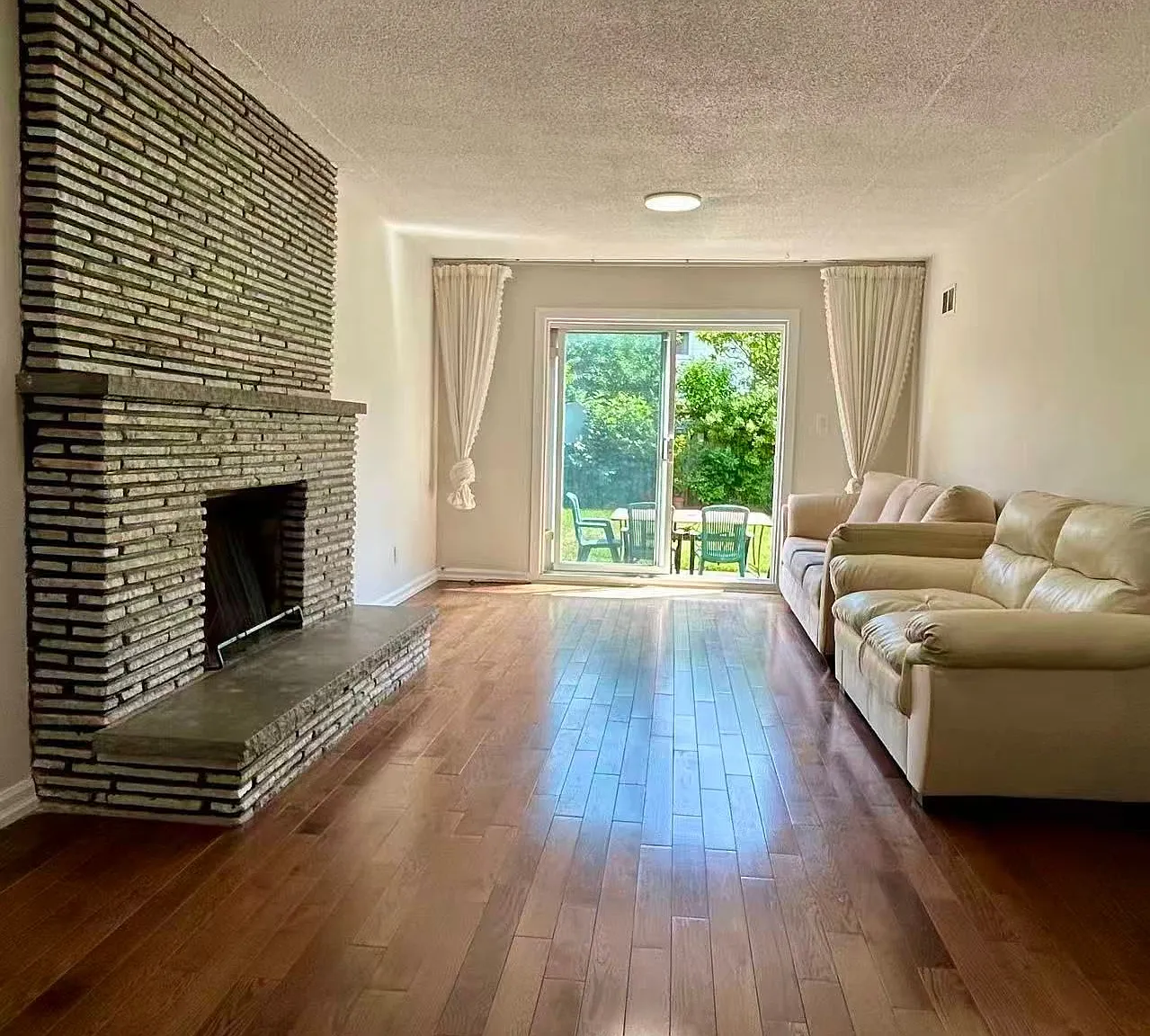 4 bed, $3,700 — Photo 3