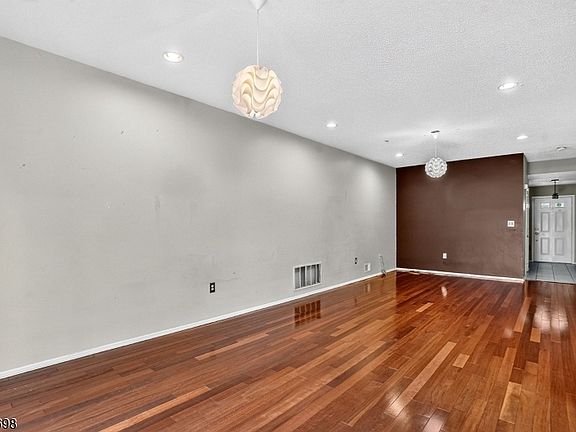 4th image of 57 Hancock Dr