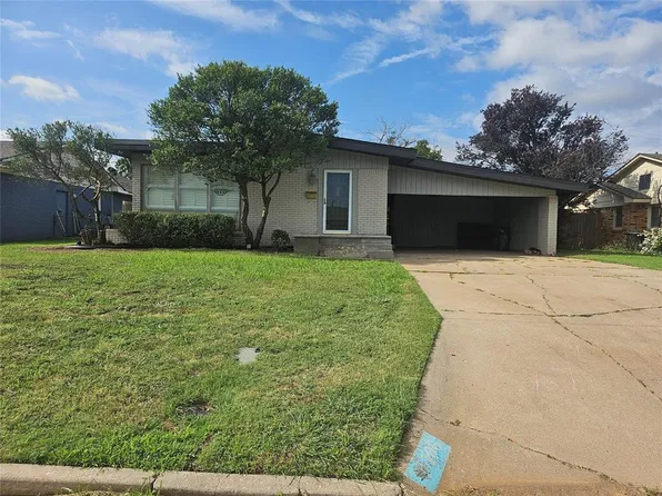 106 Cameron Dr, Altus, OK 73521