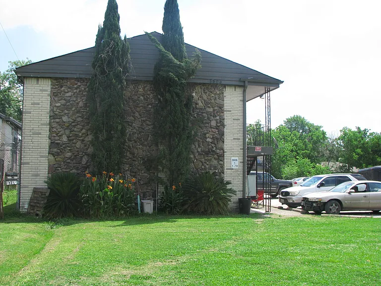 3806 Wipprecht St — Photo 11