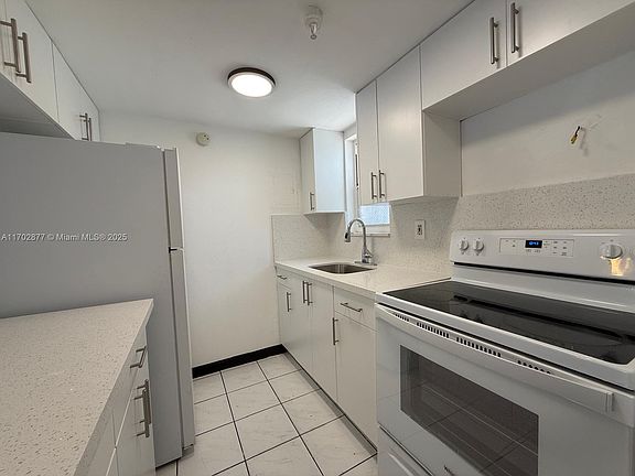 5th image of 140 NW 14th Ave #2A