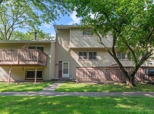 4788 Grenwich Way N, Oakdale, MN 55128