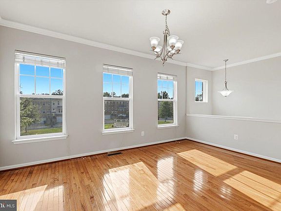 5th image of 43350 Wayfarer Sq