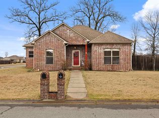 2 Sunburst Dr, Greenbrier, AR 72058