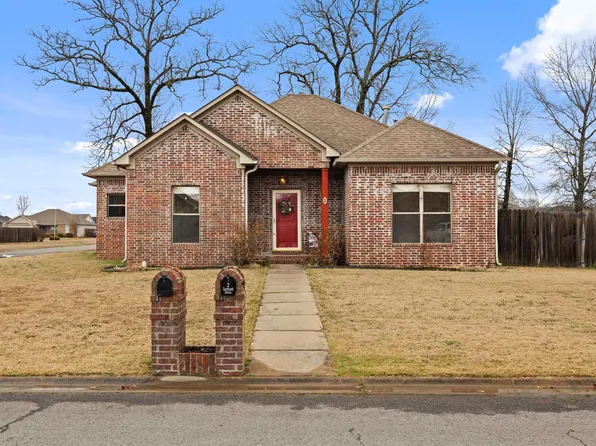 2 Sunburst Dr, Greenbrier, AR 72058