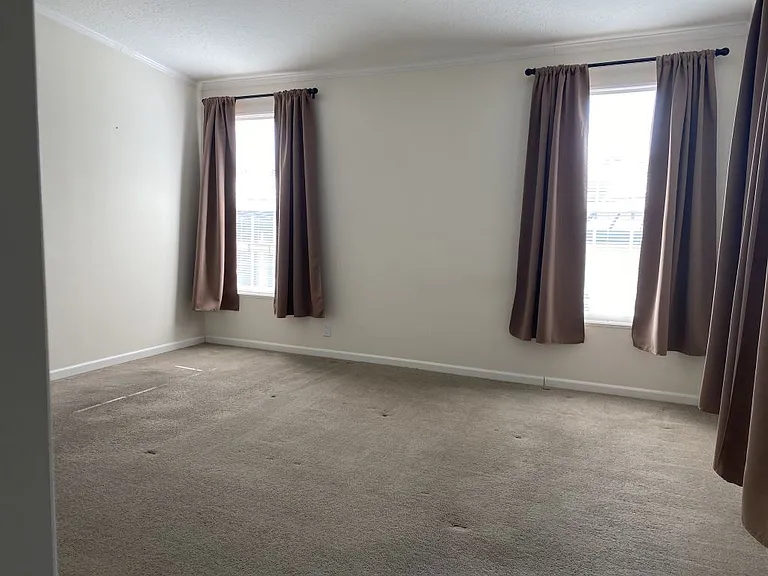280 Queen Mary Loop #33 — Photo 12