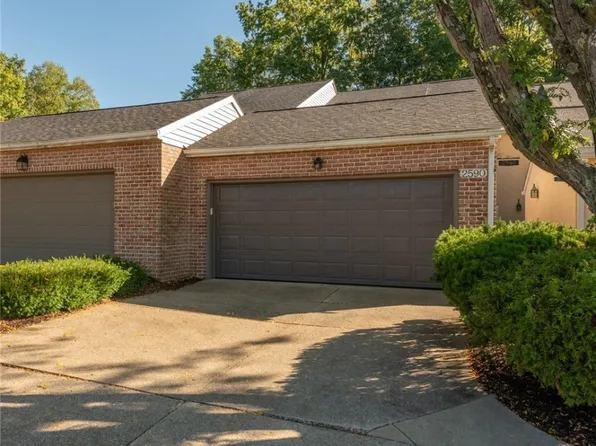 2590 Falmouth Rd, Akron, OH 44333