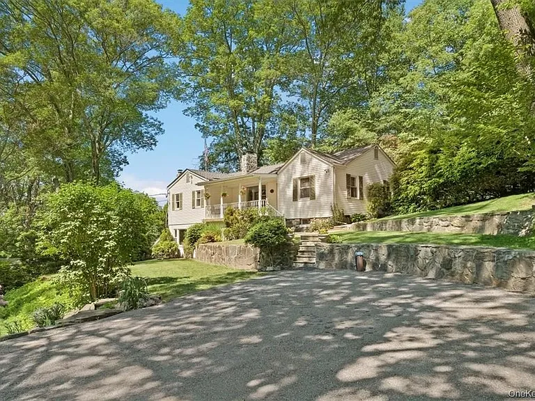 13 Split Rock Rd — Photo 2