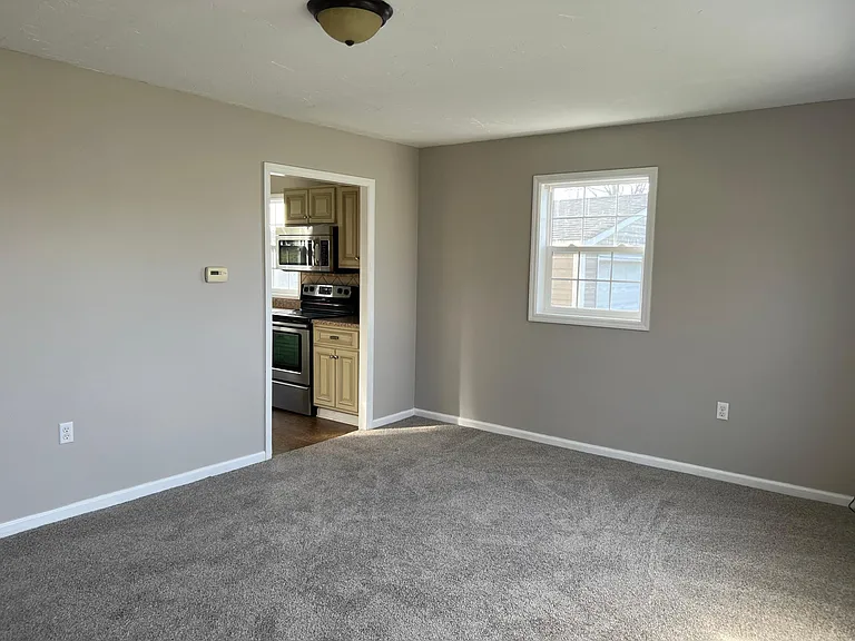 229 Hart St — Photo 5