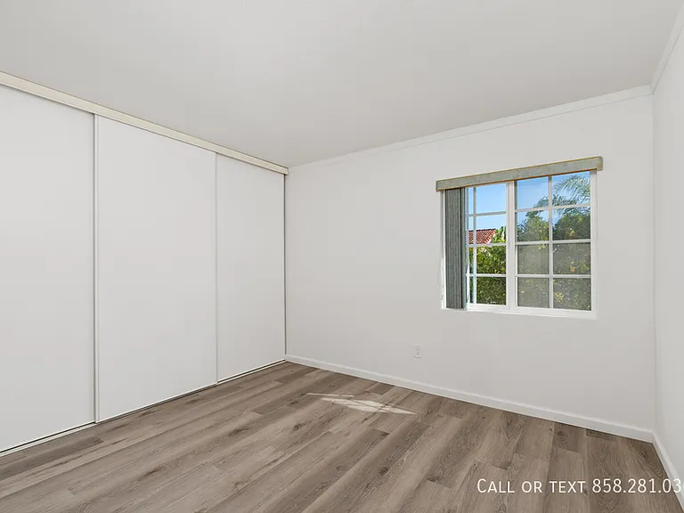 13327 Entreken Ave — Photo 26