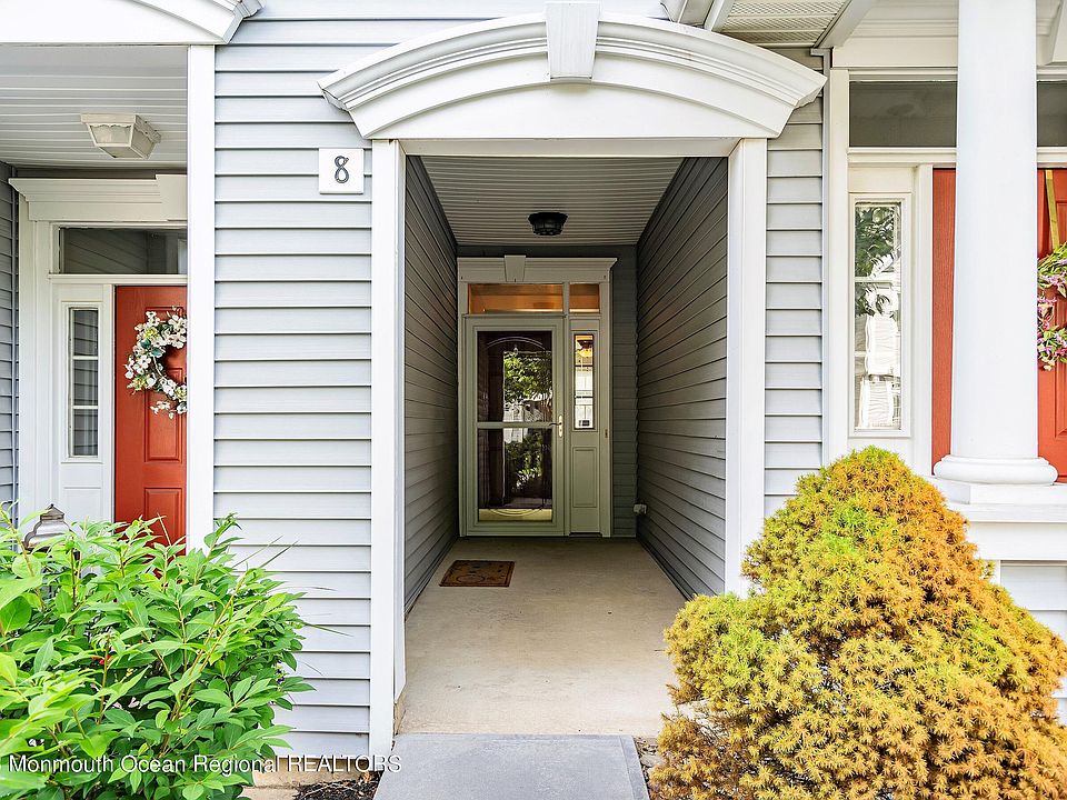 1st image of 8 Skimmer Lane