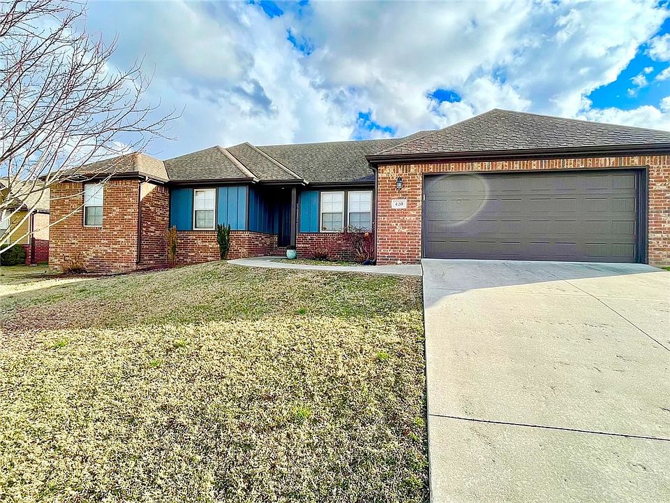 1st image of 420 Trieste Dr