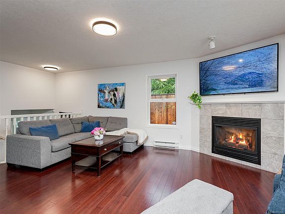 2nd image of 2727 Grosvenor Rd
