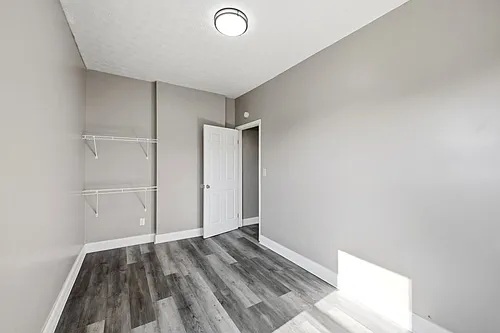 387 Saint Clair Ave Photo 1