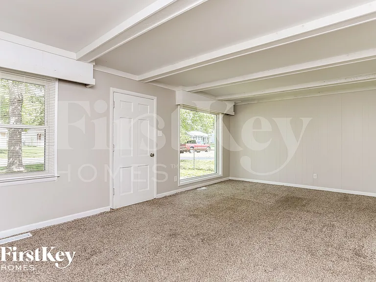 23 Steeplechase Dr — Photo 3