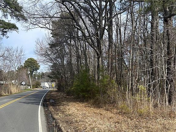 2nd image of 2402 Wolf Trap Rd