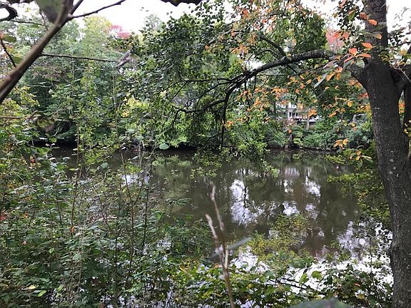 Waterfront view of Deal Lake