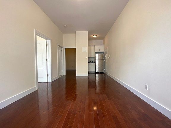 3rd image of 399 Putnam Ave #A1