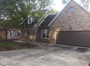 11 Windsor Dr, Huntington, WV 25705