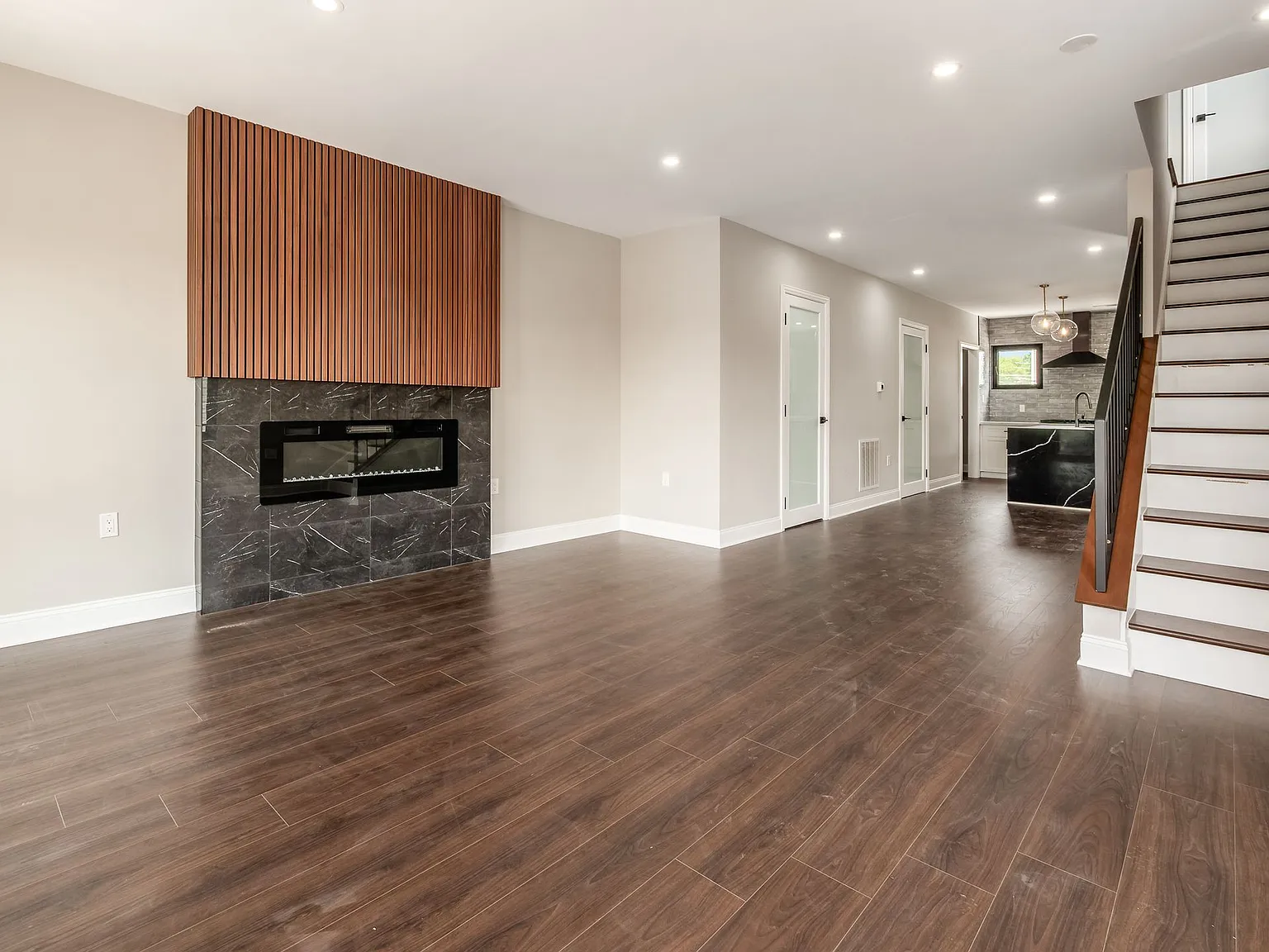 3 bed, 3.5 bath, 1800 sqft, $3,000 — Photo 3