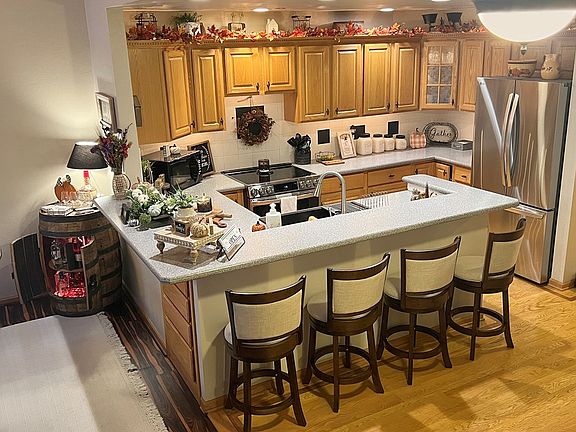 5th image of 10703 Woodcrest Ln Unit 705