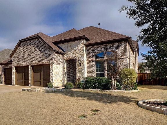2nd image of 1004 Holston Hills Trl