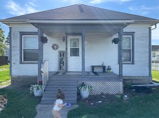 140 N Chamberlain St, Roseville, IL