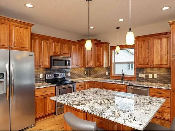 3rd image of 2315 Superior Ln NW