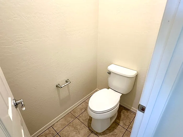 3833 E Robert St — Photo 22