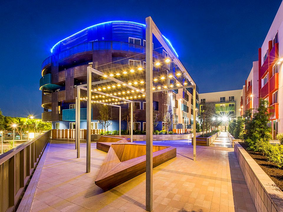 Expansive outdoor community space in the city appeals to residents and pets