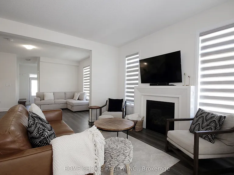 32 Ferragine Cres — Photo 6