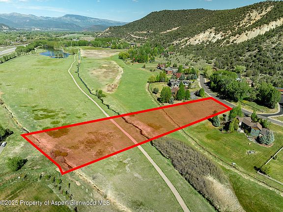 4th image of 557 Larkspur Dr