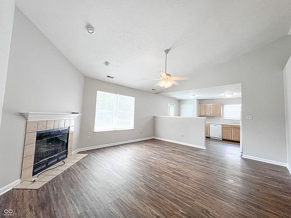 5th image of 1827 Beckenbauer Ln