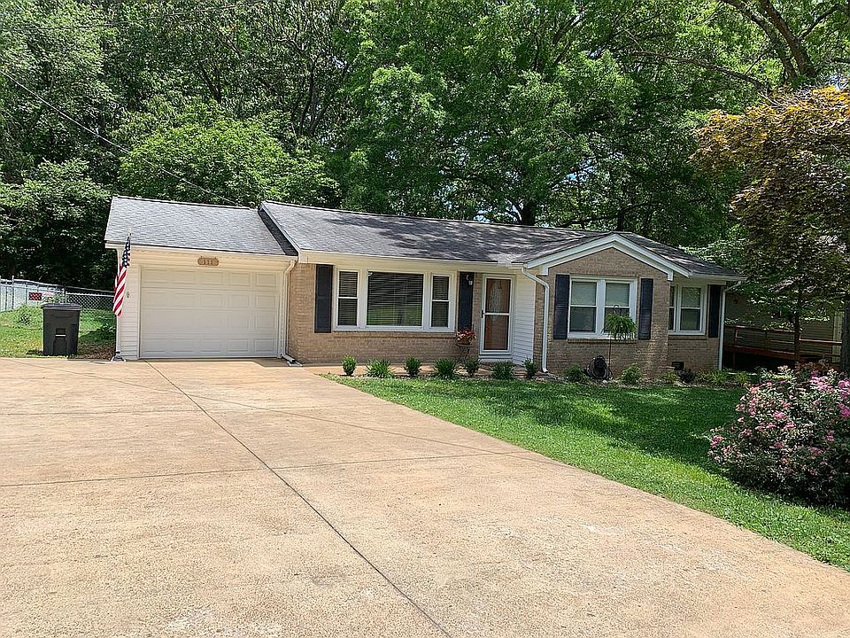 3 bed 1 bath 