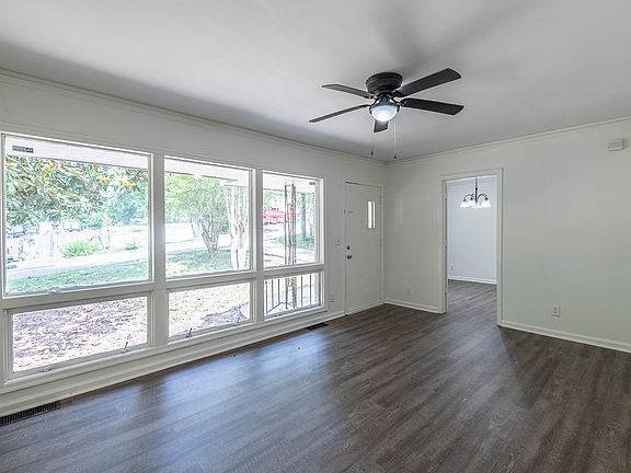 5th image of 6 Estes Dr