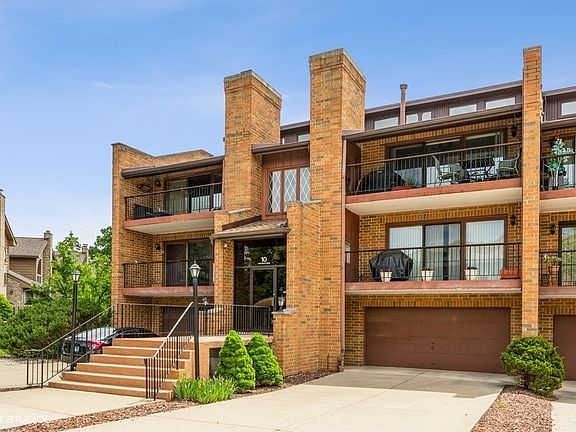 2nd image of 10 Cinnamon Creek Dr APT 3S