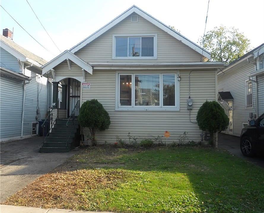 1st image of 79 Collingwood Ave