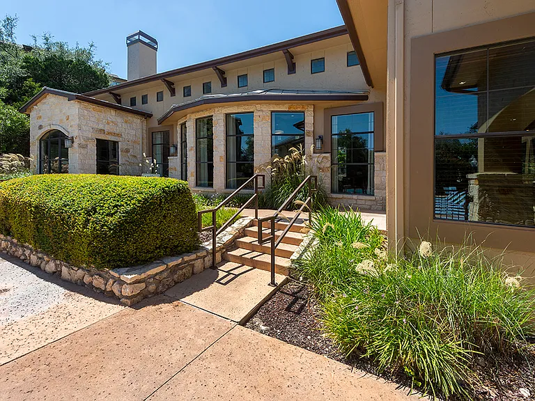 Vista Ridge Apartment Homes — Photo 13