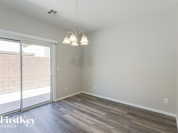 4th image of 138 Duxford Ave
