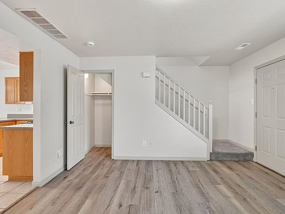 5th image of 501D Pheasant Ridge Dr