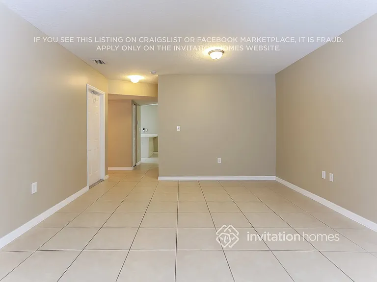 5927 163rd Ave — Photo 2