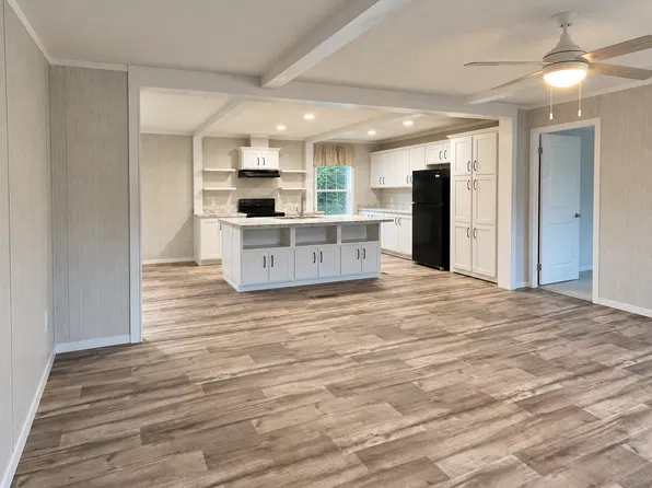 205 Ayla Ln, Dalton, PA 18414