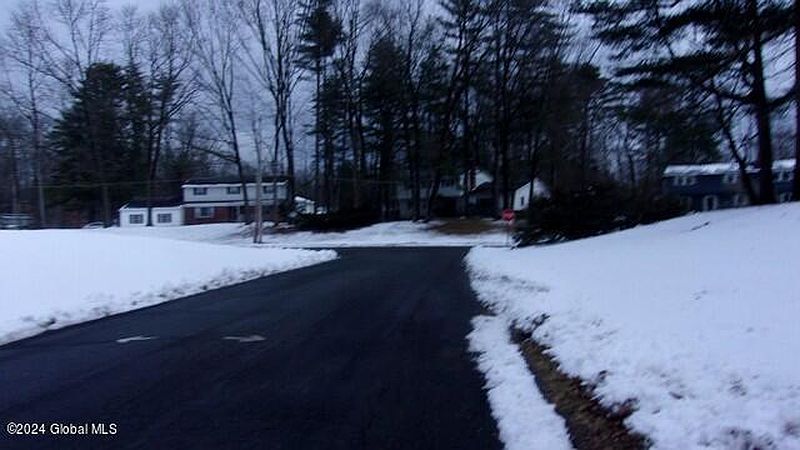 3rd image of 28 Ashley Drive