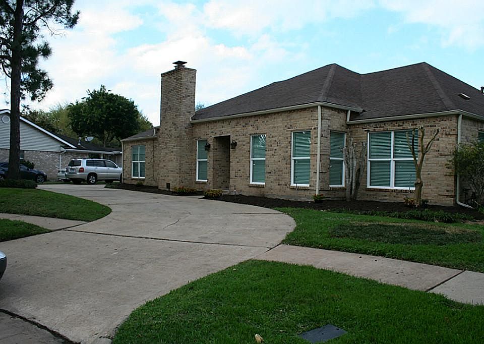 1st image of 3106 Peach Tree Ln