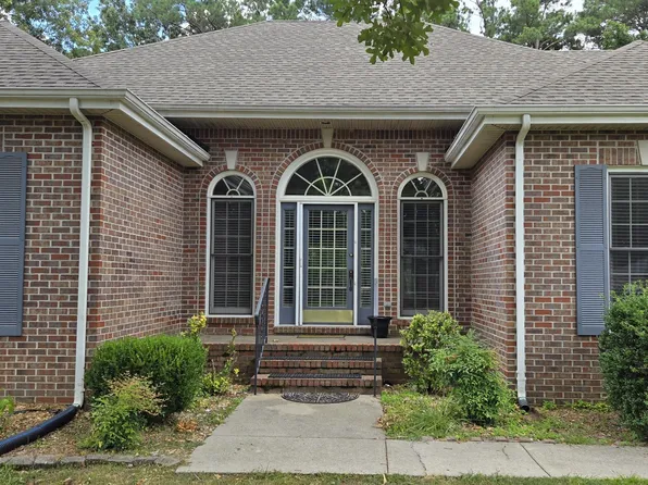 304 Amherst Dr, Tullahoma, TN 37388