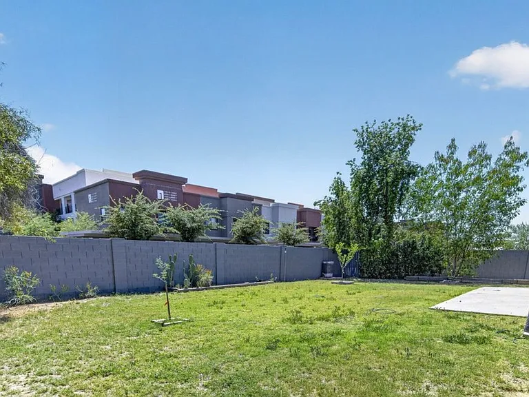 2215 W Butler Dr — Photo 18