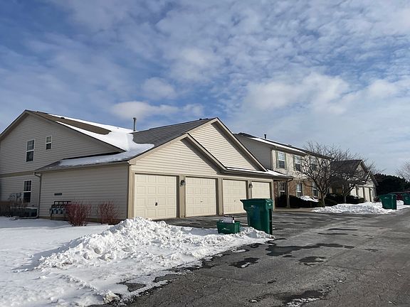 3rd image of 928 N Village Dr Unit 4