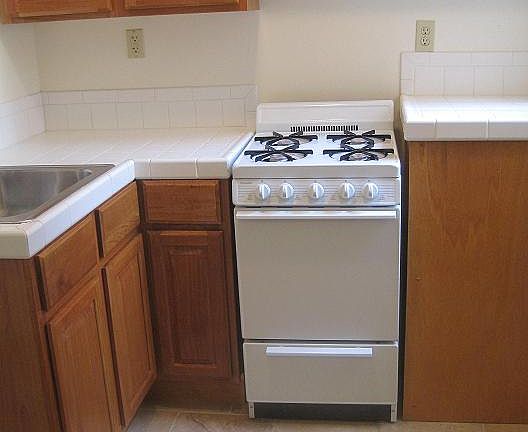 3rd image of 2061 Mission St APT 18