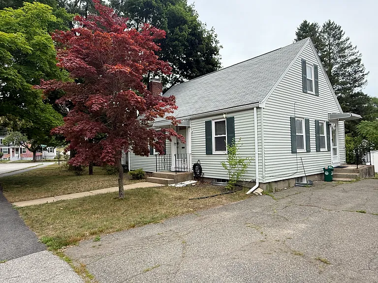 31 Falmouth Rd — Photo 16